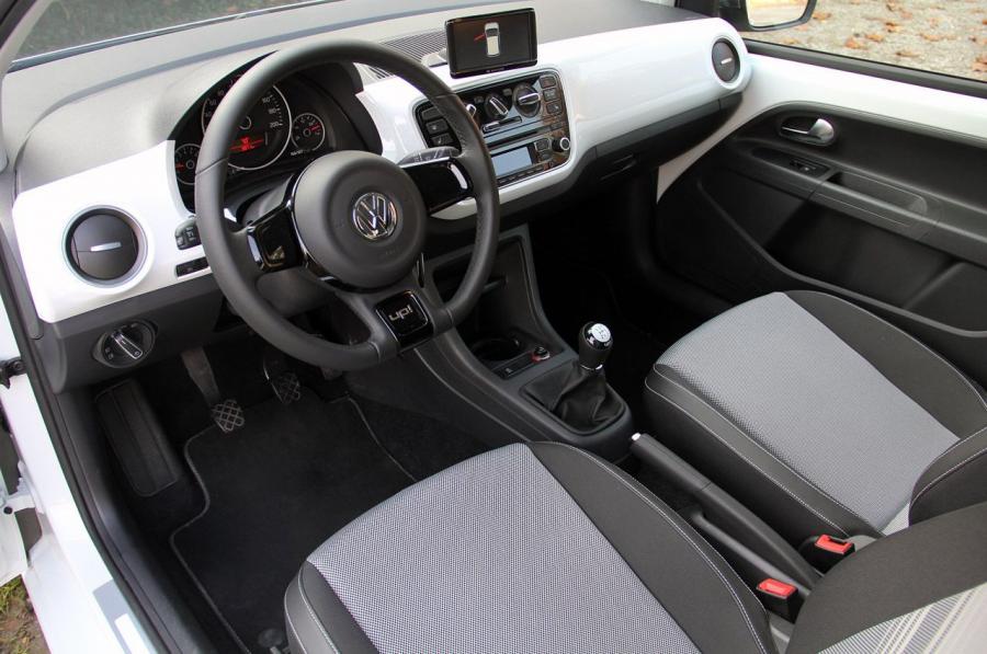  Volkswagen up! 2011 года  (фото 132 из 173)